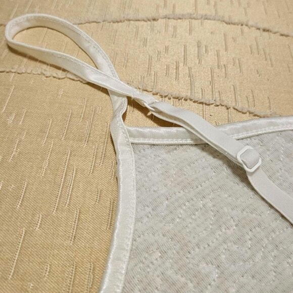 NWT EXPRESS SILVER SEQUIN CAMI with ADJUSTABLE SPAGHETTI STRAPS SZ S/P - Picture 6 of 14